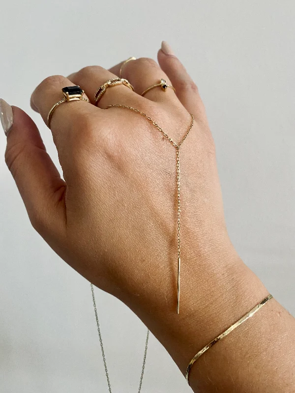 STAPLE LARIAT