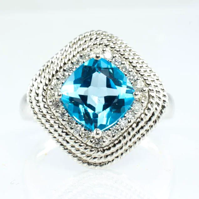 18 Kt White Gold Blue Topaz & Diamond Ladies' Ring