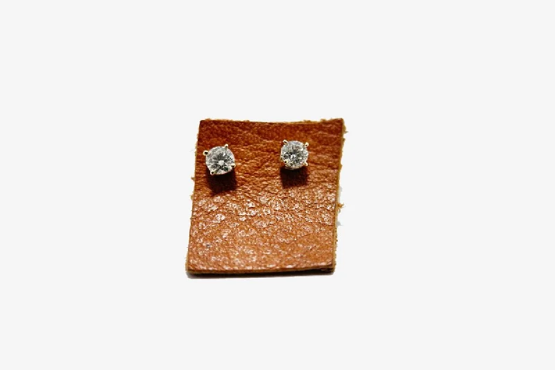 14k Gold Round Diamond Stud Earrings