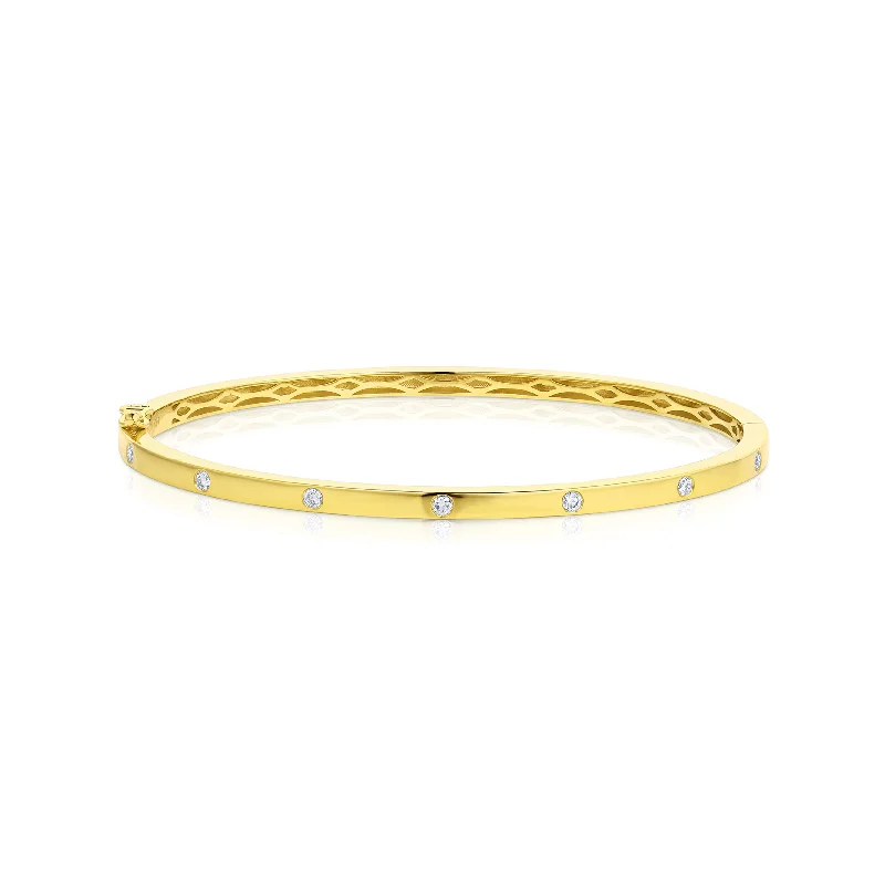 18kt Yellow Gold 7 Round Brilliant Cut Diamond Bangle Bracelet